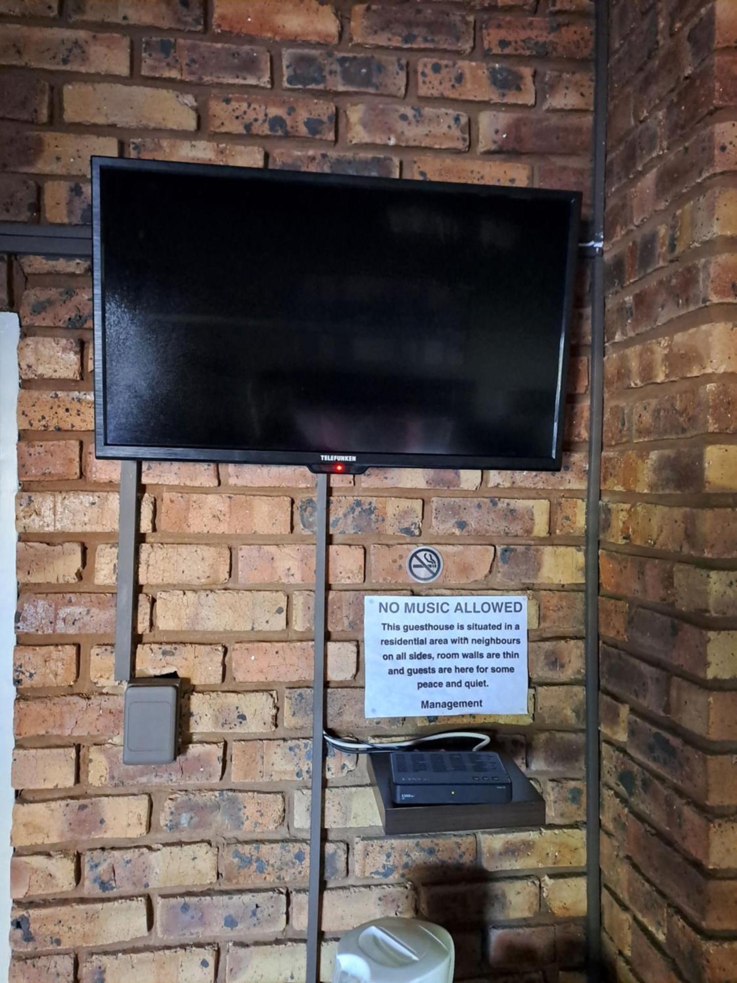 Belle Vue Guesthouse Hartbeespoort Exterior photo