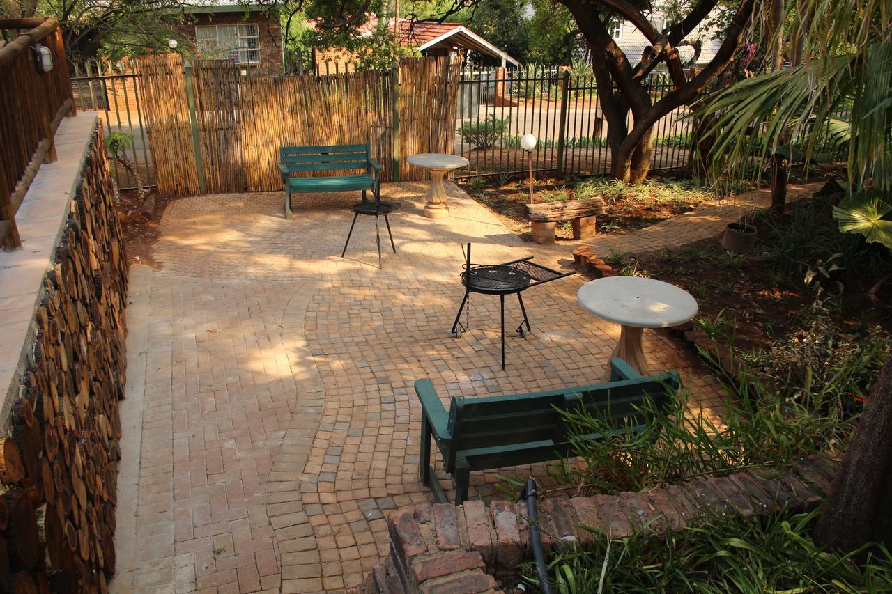 Belle Vue Guesthouse Hartbeespoort Exterior photo